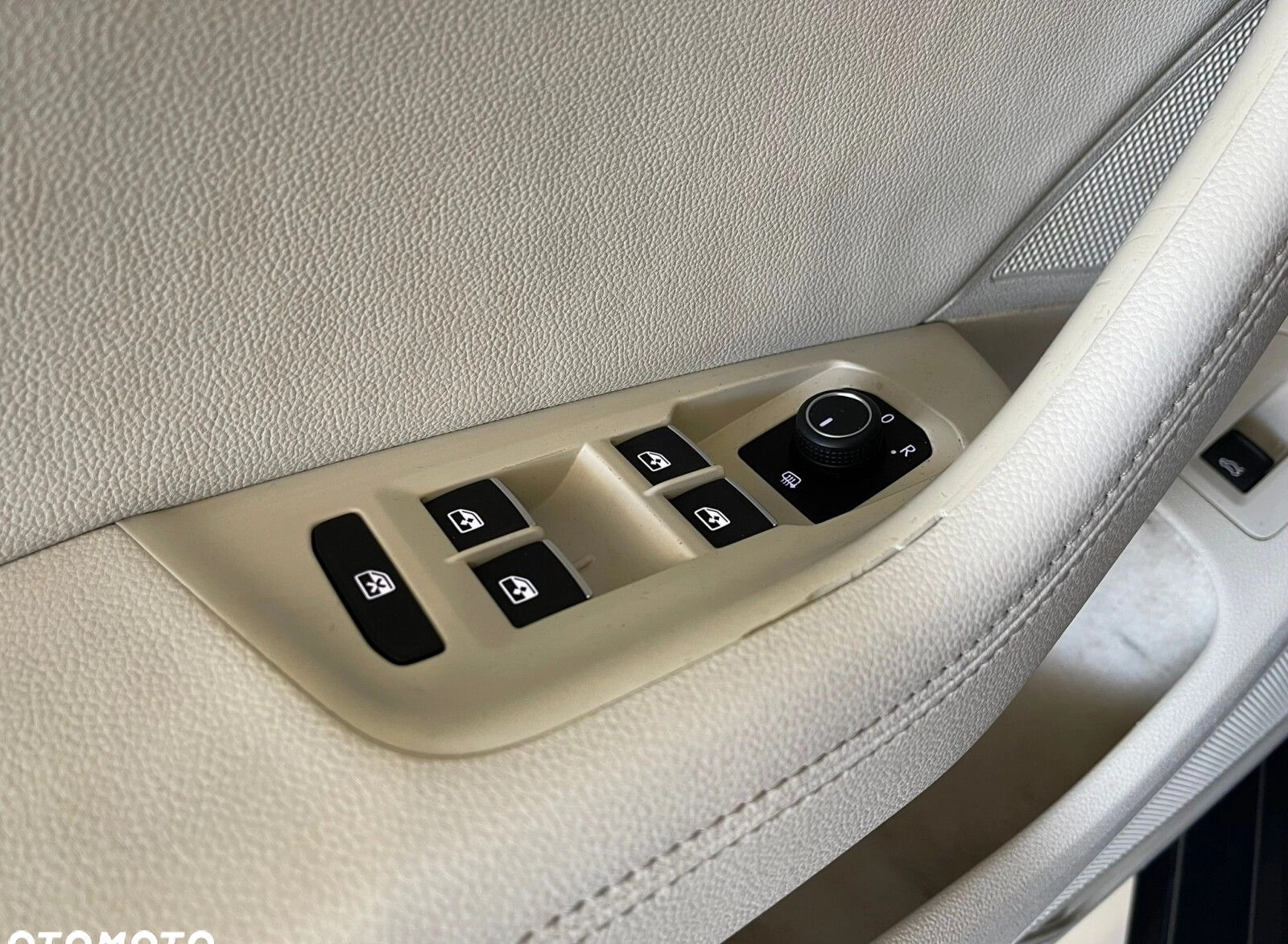 Volkswagen Passat cena 67500 przebieg: 141125, rok produkcji 2015 z Śmigiel małe 781